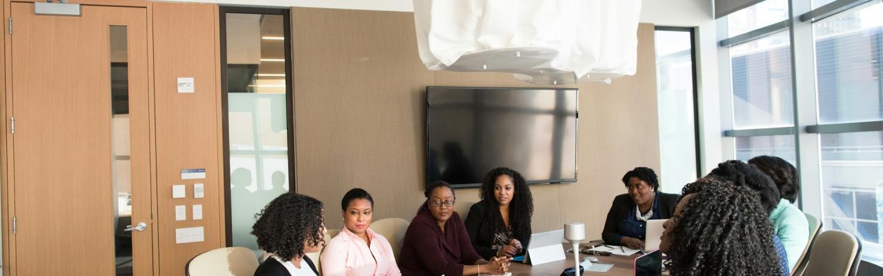 في مجال الإسكان والتسجيل (Wohnen und Anmeldung)